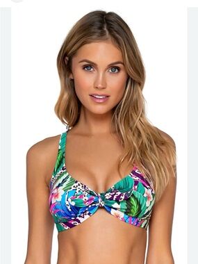 Sunsets Island Safari 3-piece set. Top and bikini bottom are M . Other is a Sm.
